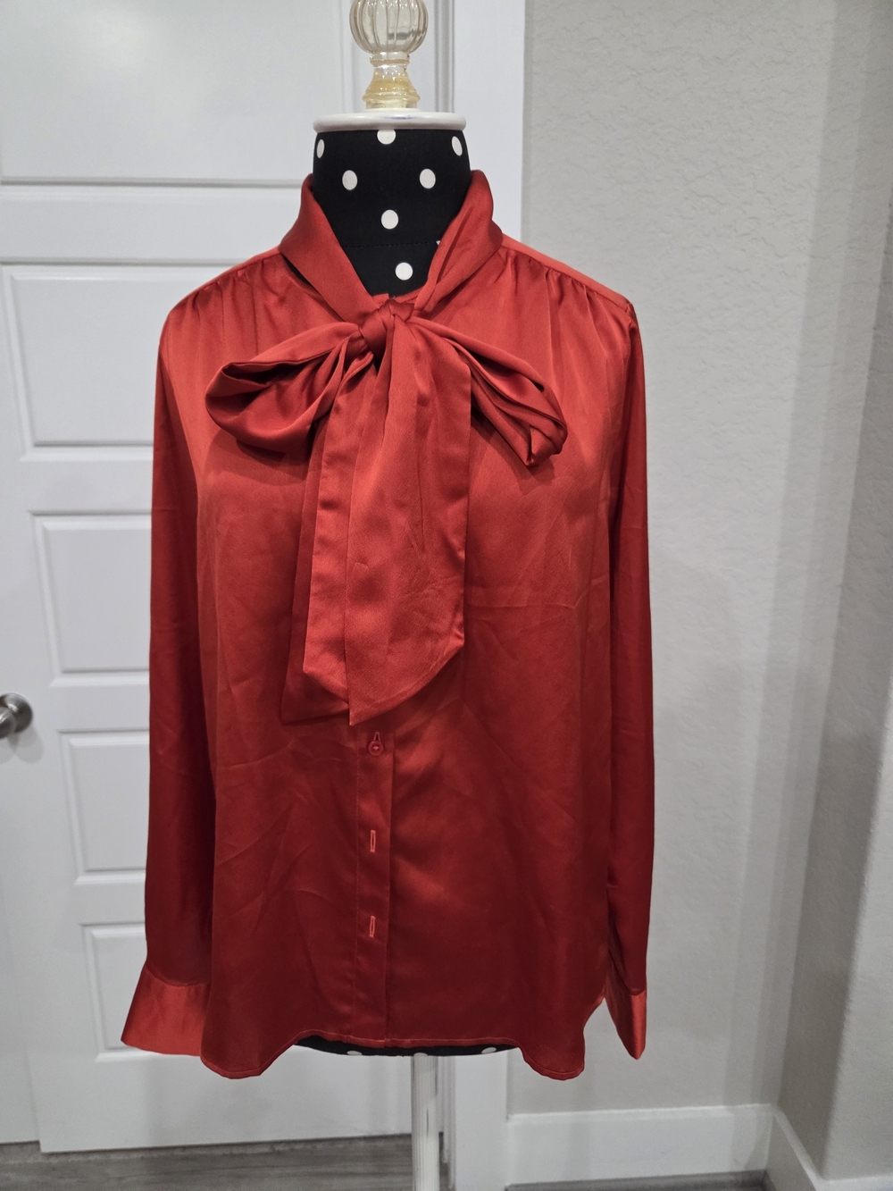 Ann Taylor Women's Satin Tie-Neck Blouse in Rich Orange Size Medium - Picture 7 of 10